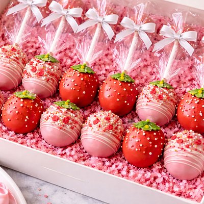 Strawberry Cake Pop