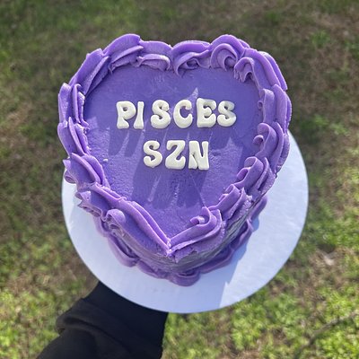 6” Heart Cake (serves -/+ 15)