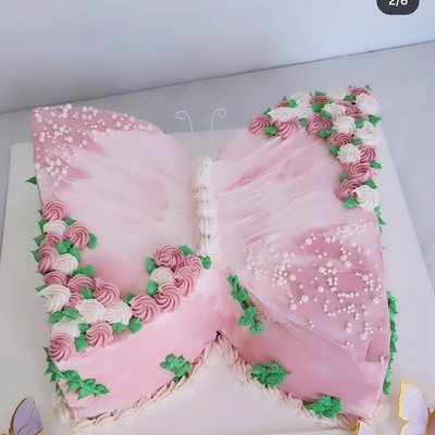 Custom butterflie Cake 