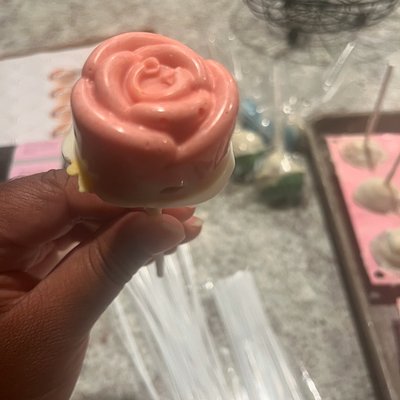 12 Red Velvet Rose Cake Pops