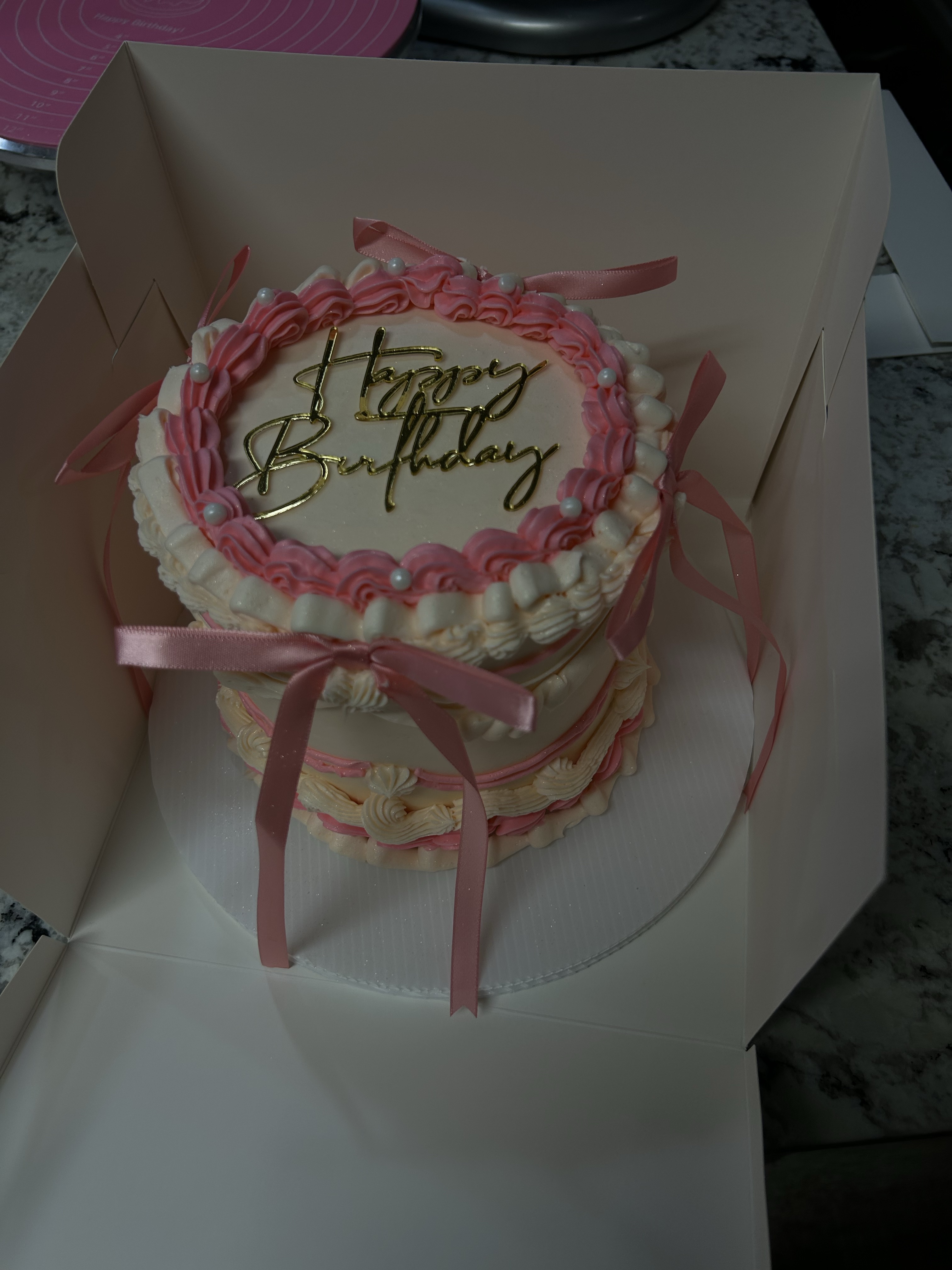 Round Vintage Cake 