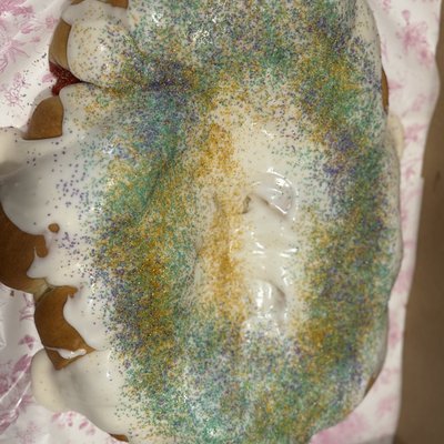 Strawberry & Cream Cheese King Cake Large