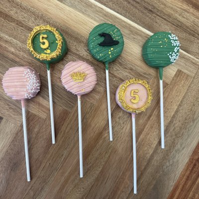 Custom Cake Pops