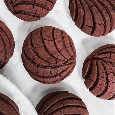 1 Count Concha De Chocolate 