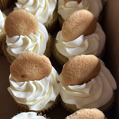 Mini Banana Pudding Cupcakes 