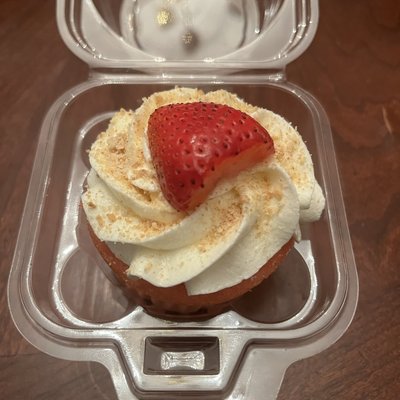 Strawberry Cheesecake cupcake
