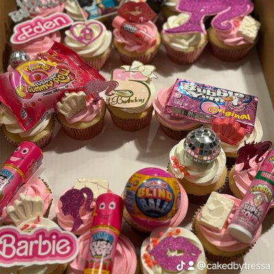Alphabet Or Number Cupcake Cake