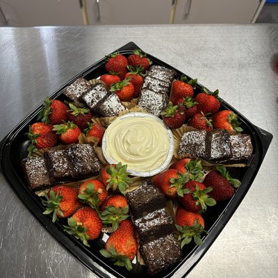 Strawberry Brownie Platter With Cream Cheese Dip 