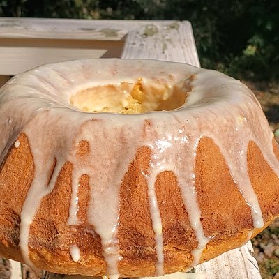 Old Fashioned Sour Cream Poundcake 🤍🍰