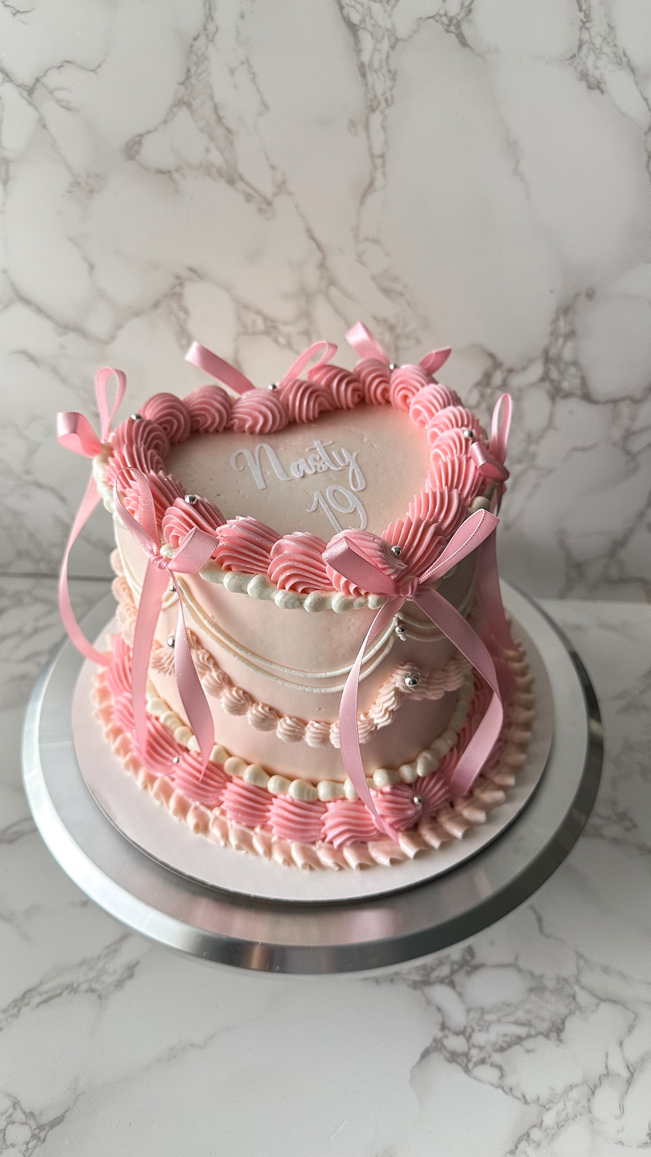 6in heart cake