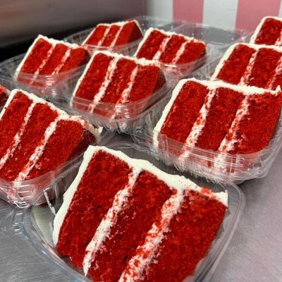 Southern Red Velvet W/ Pecans(3 Layers, Feeds 20)