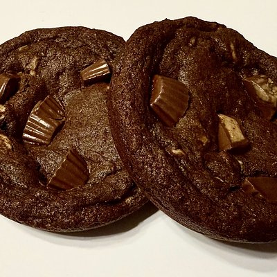Reese’s Chocolate Peanut Butter Chip Cookies (1/2 Dozen)