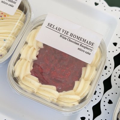 White Chocolate Raspberry Micro Cake