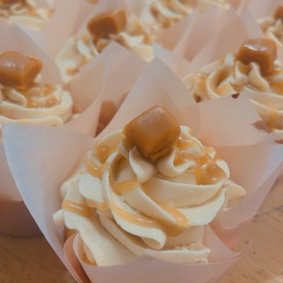 Salted Caramel Cupcakes 12 Servings