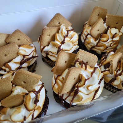 "S'mores Please" Cupcakes
