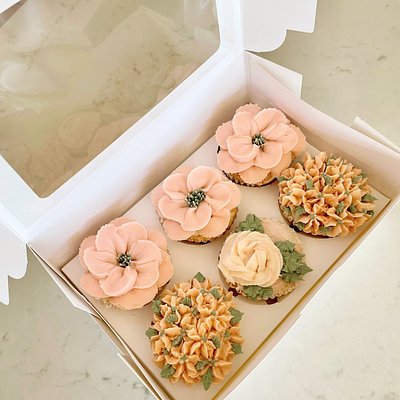 Half Dozen Cupcakes 