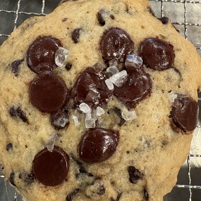 Sweet And Salty Chocolate Chip Cookies /2
