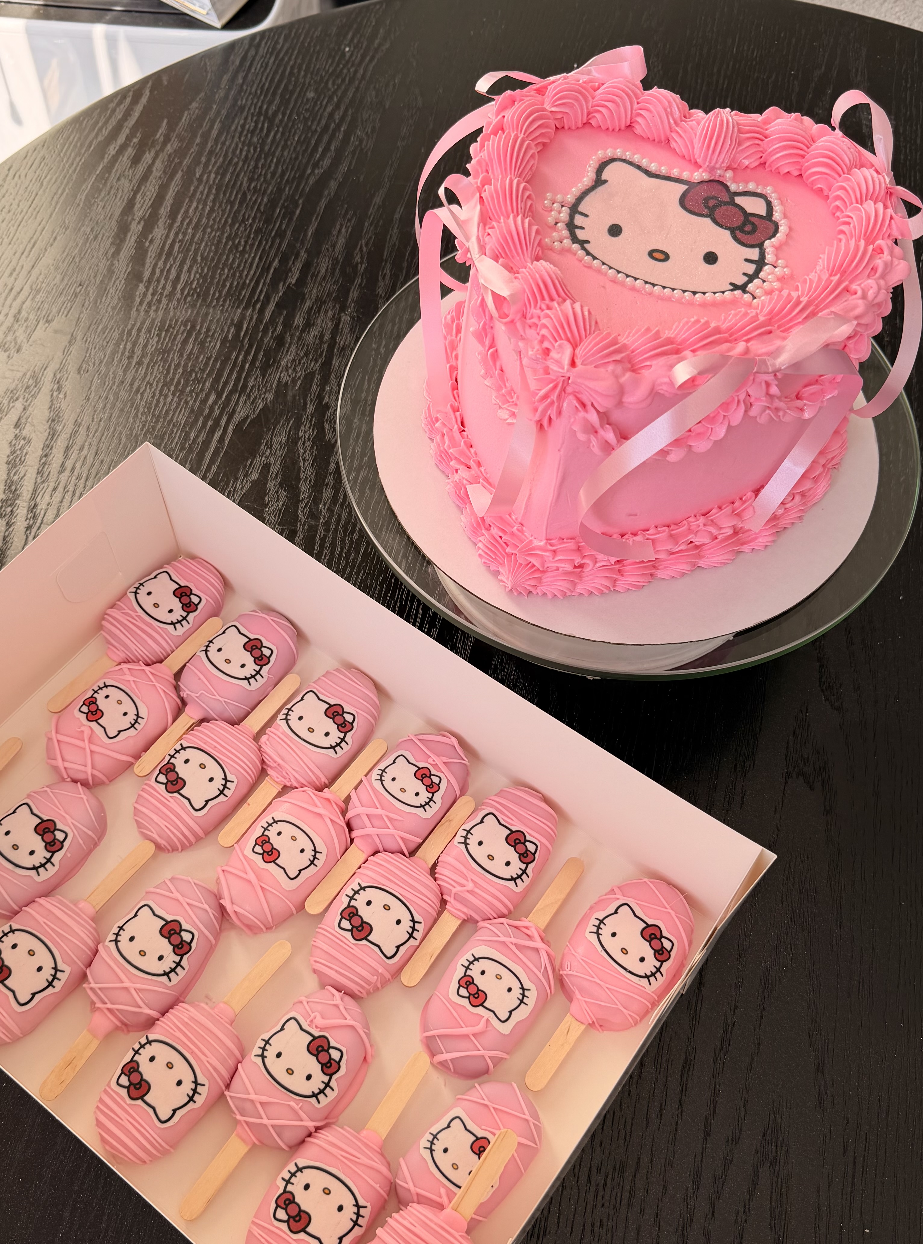 Cakesickles 