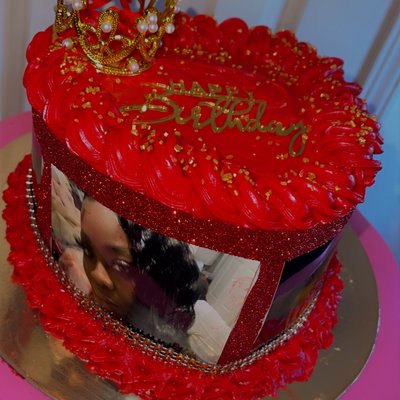 6 Inch 2 Layer Heart/Round Pic Cake