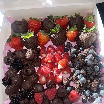 Chocolate Covered Berry’s (Blackberry, Strawberry, Blueberry, Raspberry W/12 Cheesecake Stuffed Raspberry)