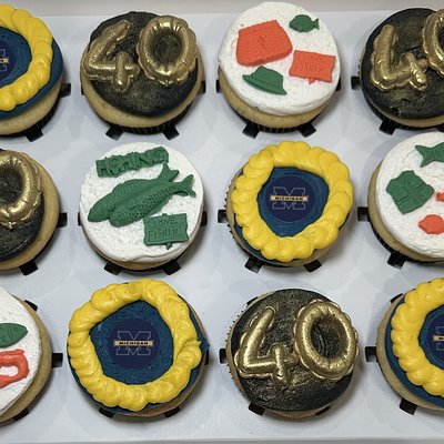 Cupcakes (12)