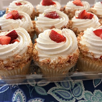 Strawberry Shortcake Cupcake 