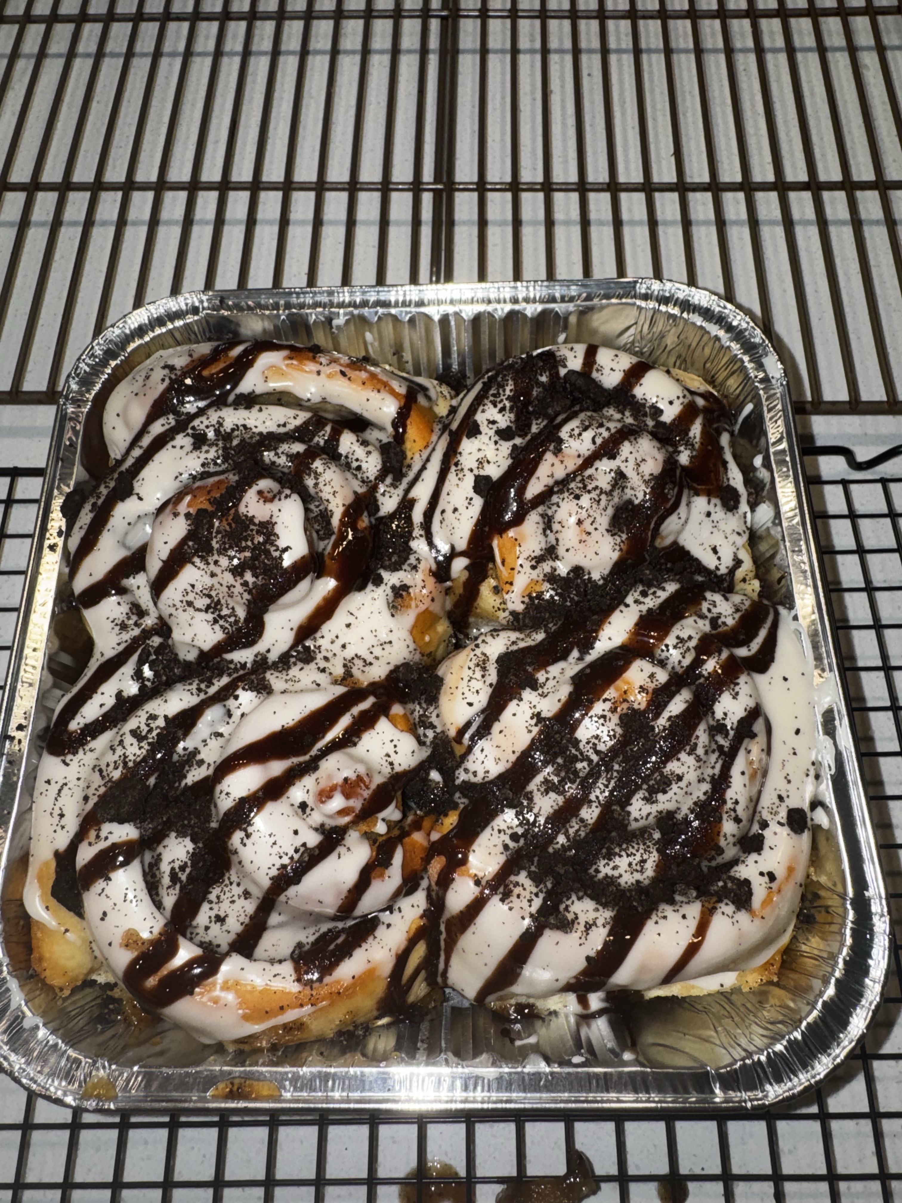 Cookies & Cream Cinnamon Rolls - 4pc