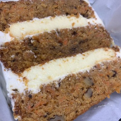 Carrot Cake With Cheesecake Filling 