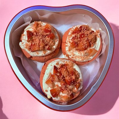 Strawberry Cheesecake Crunch - 1/2 Dozen
