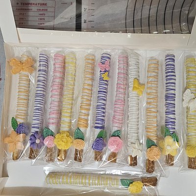 DZ Pretzel Rod Treat Box