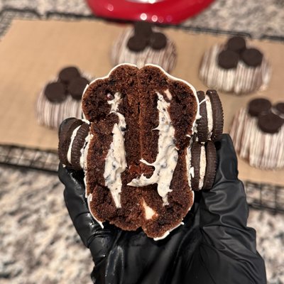   One Dozen Midnight Oreo 
