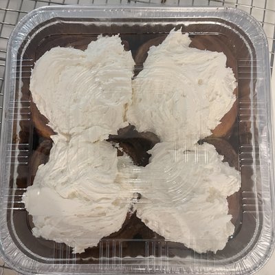 4 Large Cinnamon Rolls 