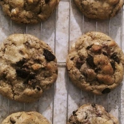 Monster Cookies 'N Cream Cookies 