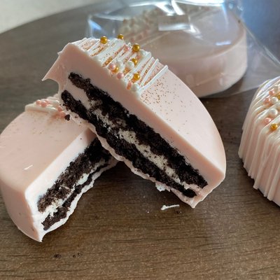 Chocolate Covered Oreos (per Dz)