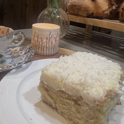 Cloud 9 Coconut Cake (Individual Slice)