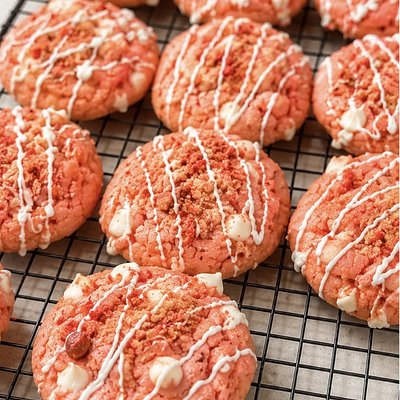 Strawberry Crunch Cookie