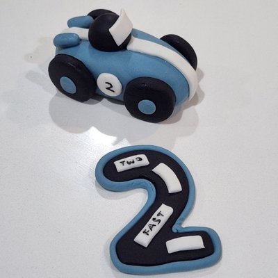  Fast Fondant Cupcake Toppers (Only Toppers)
