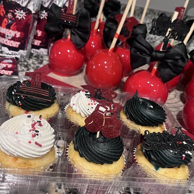 Candy Apples With Toppers And Bows