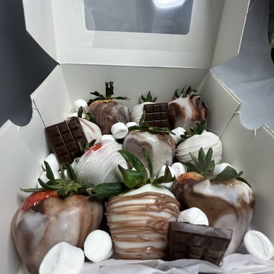 Classic Chocolate Covered Strawberries