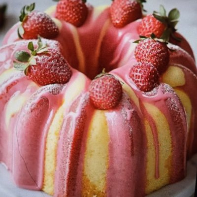 Strawberry Milkshake Pound Cake 