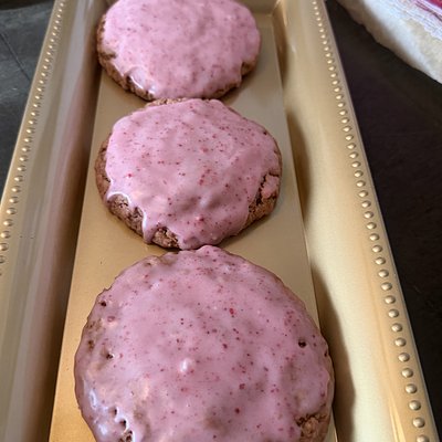 Strawberry iced Oatmeal Cookie