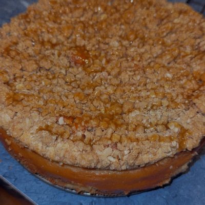 Caramel Apple Crumb Cheesecake