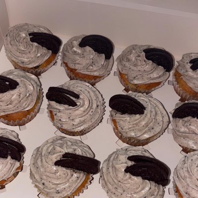 Oreo Cookies & Cream Cupcakes