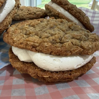 Oatmeal Crème Pie