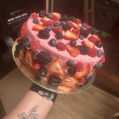 8 IN CAKE