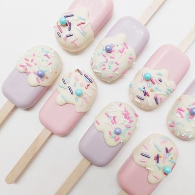1 Dozen Cakesicles