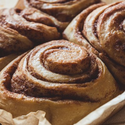 cinnamon roll (each)
