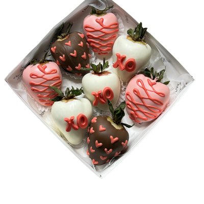 XOXO Valentine’s Dozen Berry Box