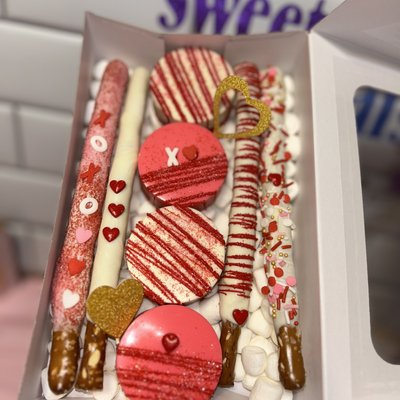 Treat Boxes (DONT FORGET TO ADD YOUR CANDY TOPPINGS!🍫)