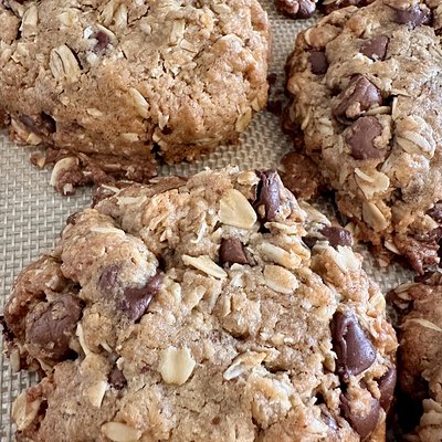 Chocolate Chip Lactation Cookies - Half Dozen